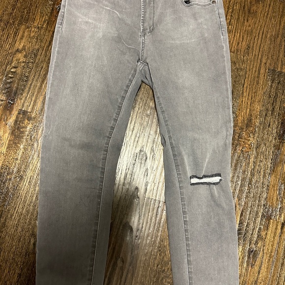 Articles of Society Grey Wash Jeans in Size 30 - Picture 5 of 5
